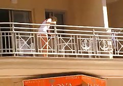 سکس مقعد دوستانه با سکس دوجنسه زن با زن استریپون