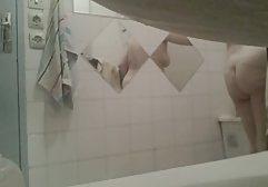 سوسک یورو سکس دختر با دوجنسه ترسو گرفتار می شود
